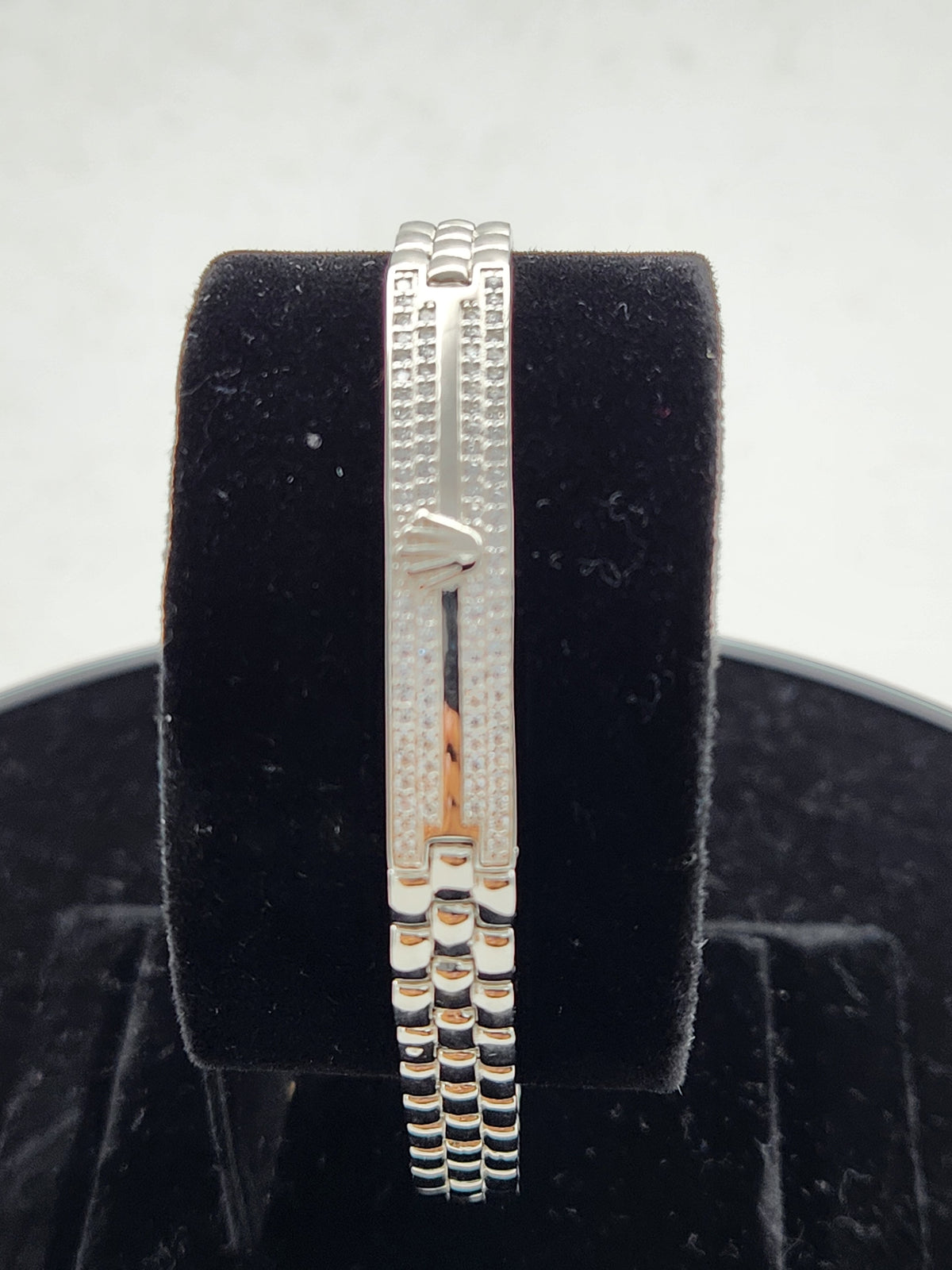 Classic Crest Men’s Silver Bracelet