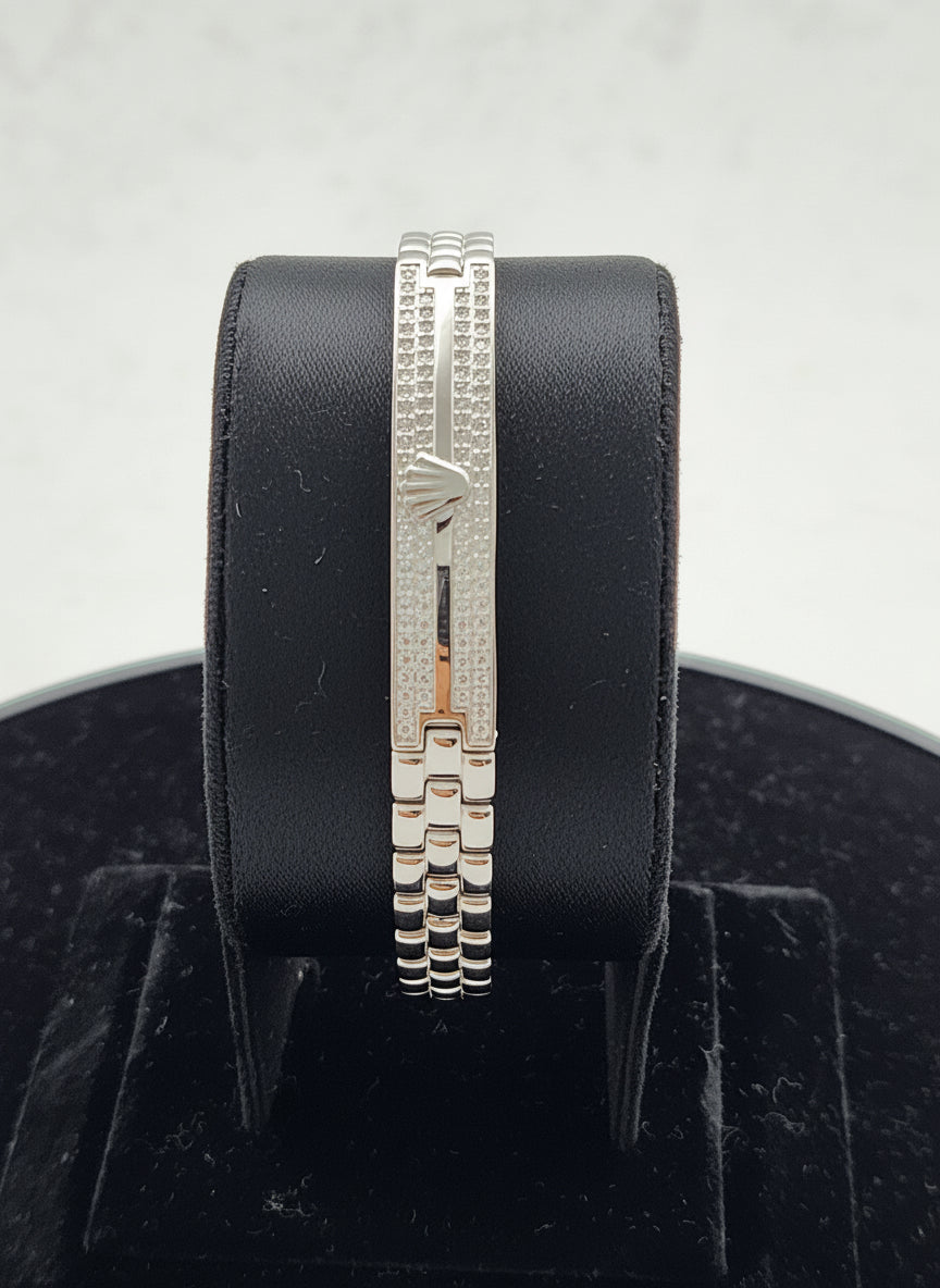 Classic Crest Men’s Silver Bracelet