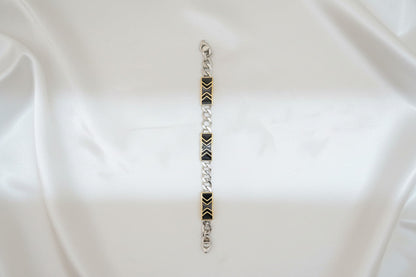 Arrow Crest Men’s Silver Bracelet