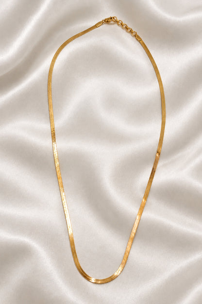 Sleek Solid Chain