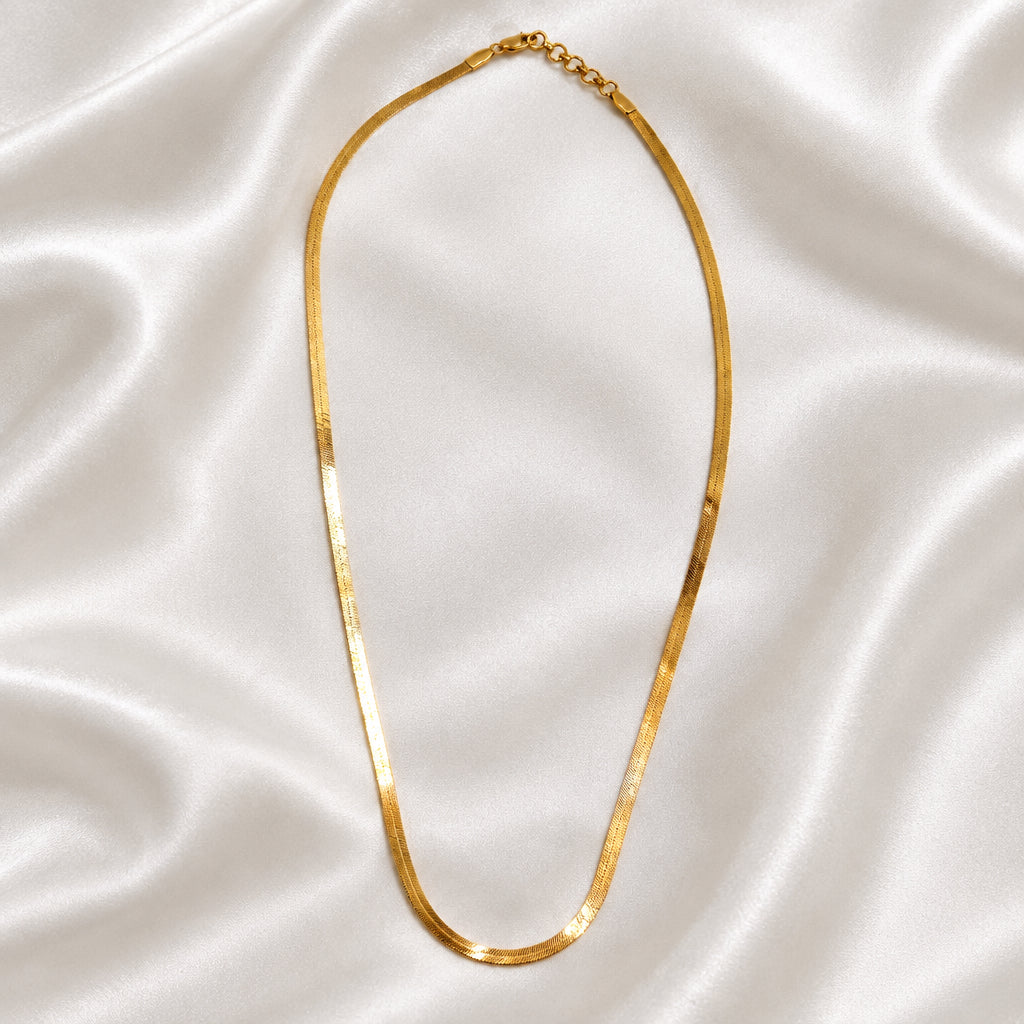 Sleek Solid Chain