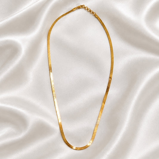 Sleek Solid Chain