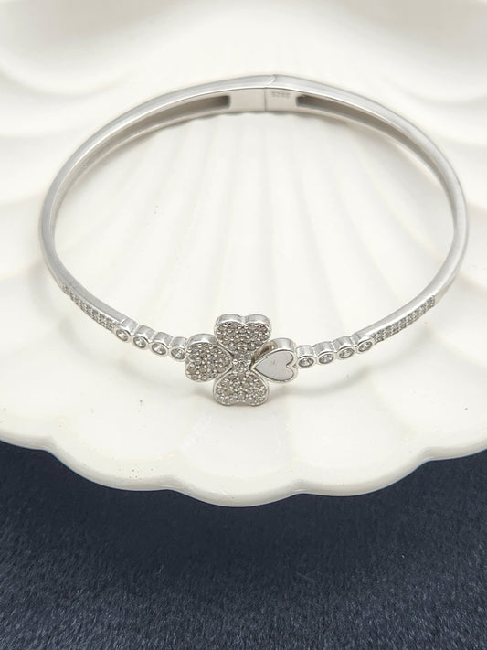 Clover Amour Silver Kada