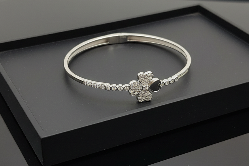 Clover Amour Silver Kada