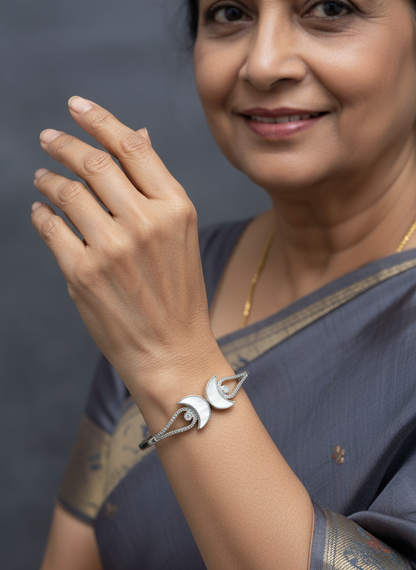 Eterna Curl Silver Kada
