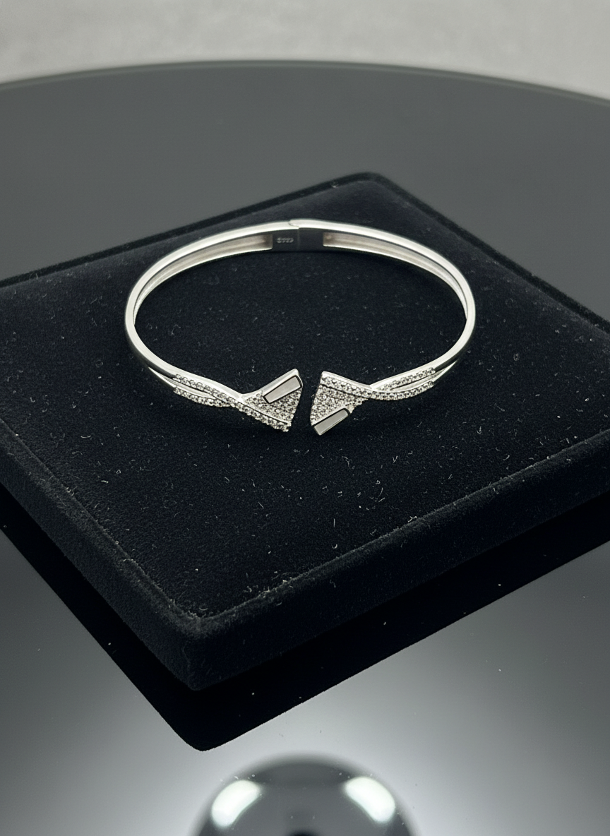 Aurora V-Edge Silver Kada