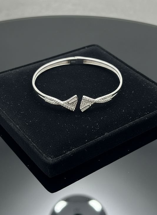 Aurora V-Edge Silver Kada