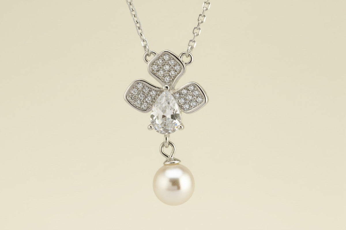 Pearl Clover Grace Set