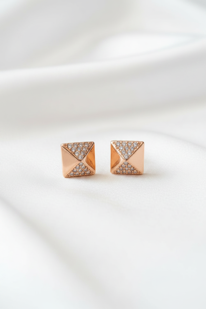 Celeste Corner Studs