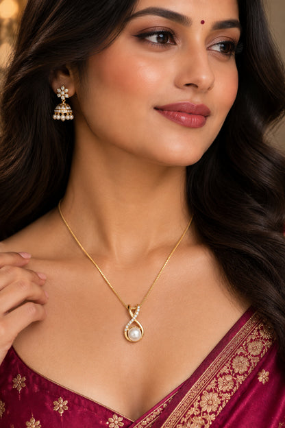 Pearl Loop Necklace