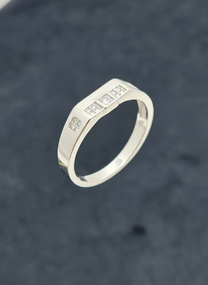 Sovereign Crest Men’s Silver Ring