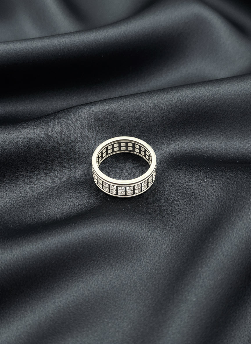 Matrix Gleam Men’s Silver Ring