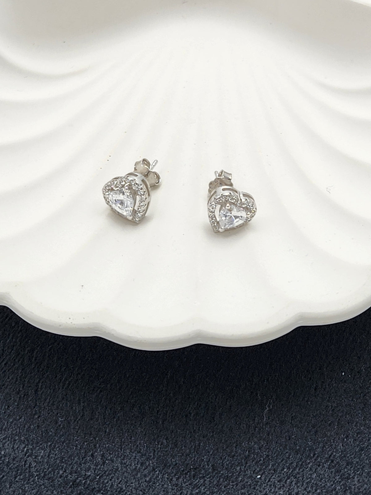 Amour Halo Studs