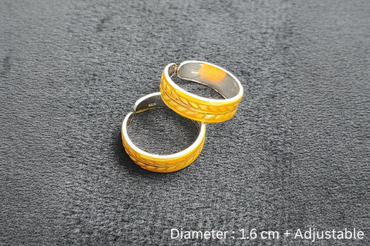 A harmony of contrasts Toe Ring