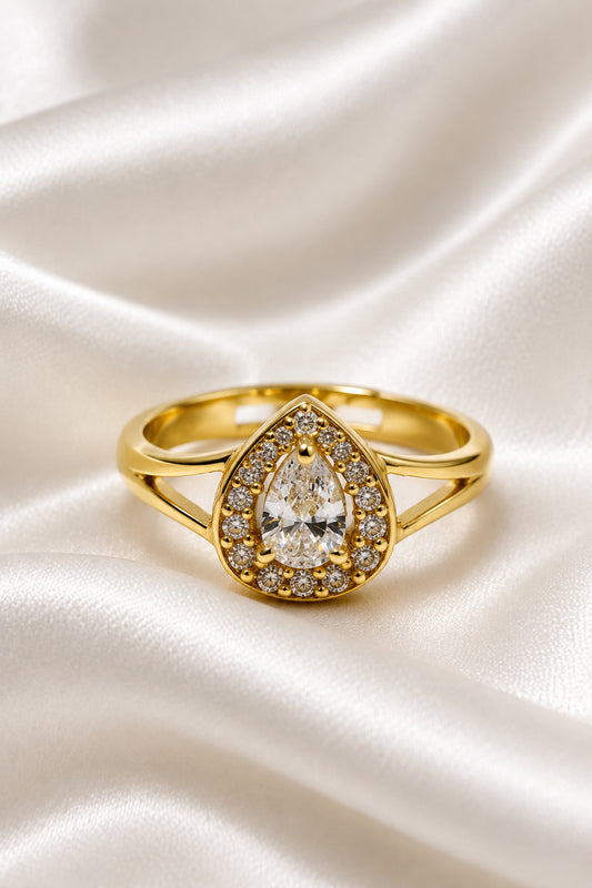 Elegant Teardrop Ring