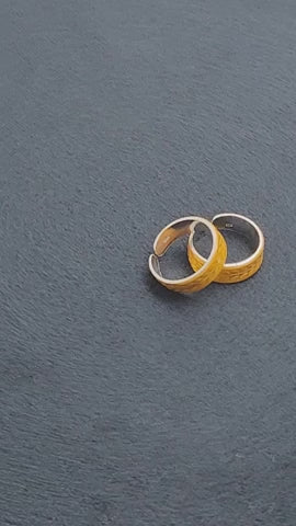 A harmony of contrasts Toe Ring