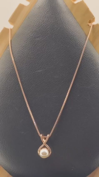 Pearl Loop Necklace