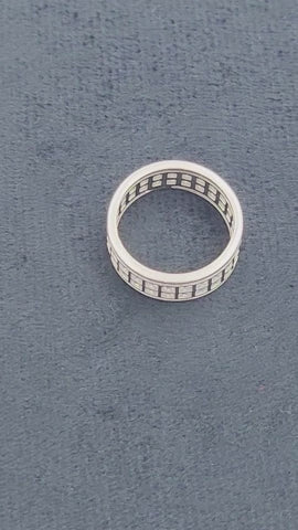 Matrix Gleam Men’s Silver Ring