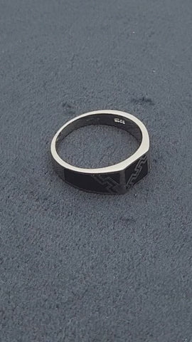Obsidian Crest Men's Silver Band